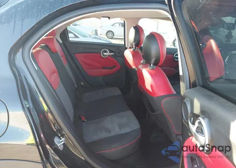 2016 Fiat 500X Easy z USA, uszkodzony, nr VIN ZFBCFYBT5GP376179